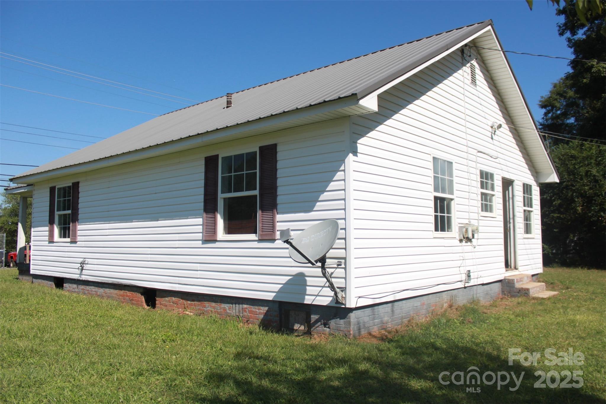 496 Spindale Street Property Photo 5