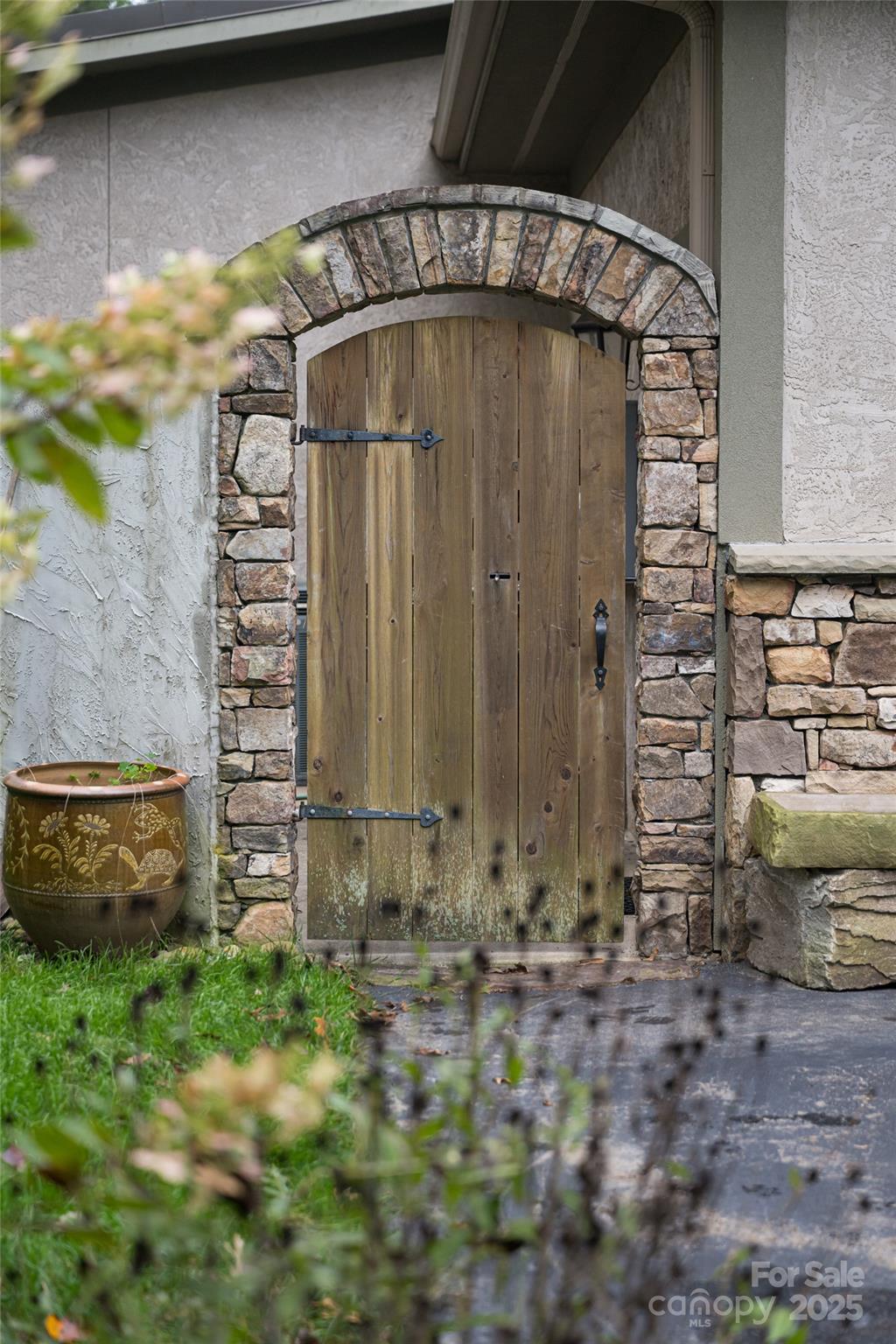 53 Cedar Hill Drive Property Photo 4