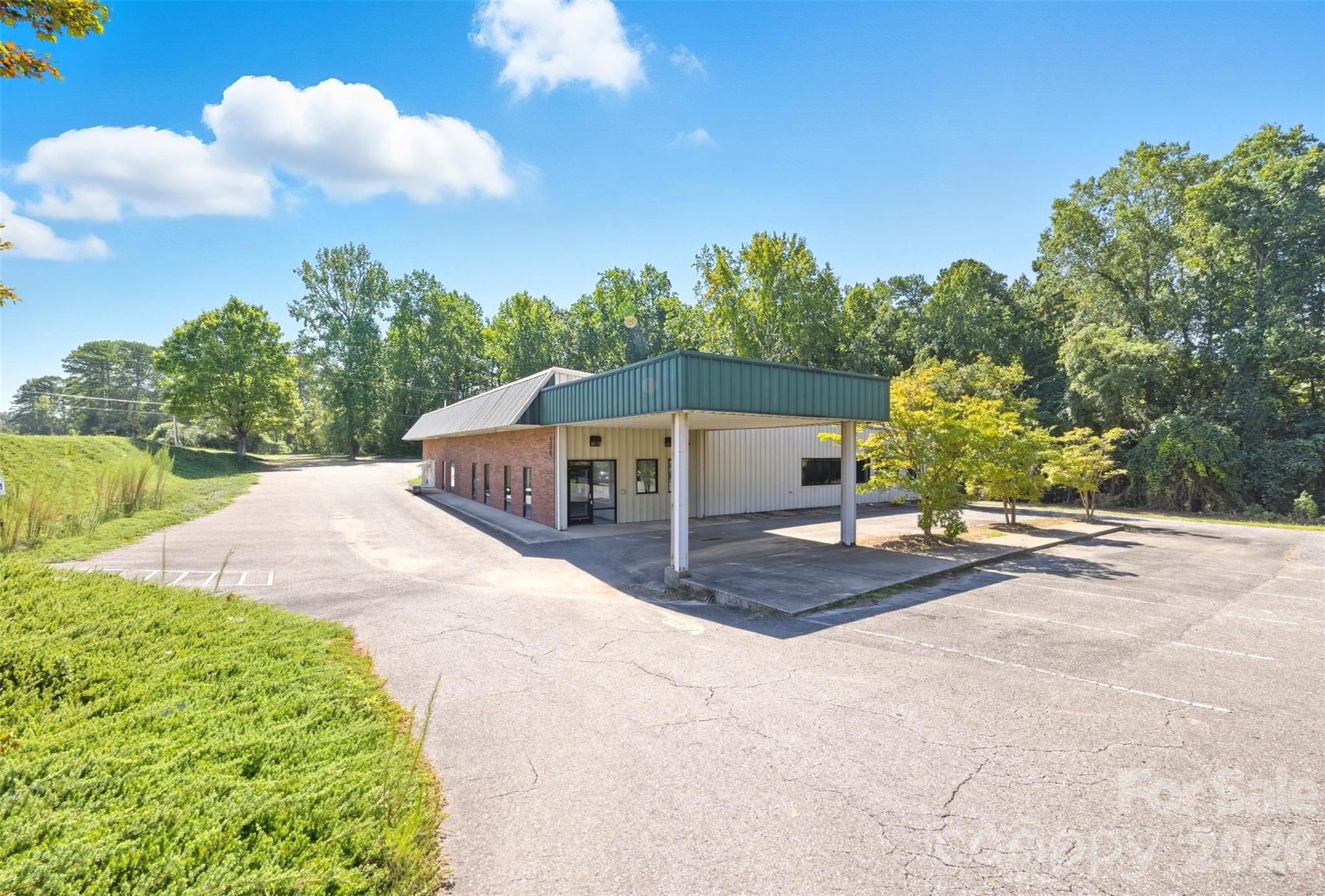 508 Canterbury Road Property Photo 2