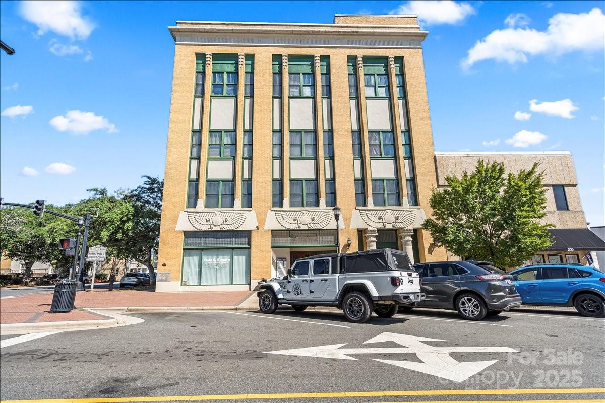 201 S Washington Street #406 Property Photo 1