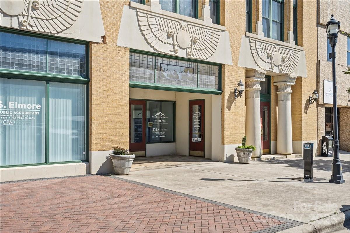 201 S Washington Street #406 Property Photo 2