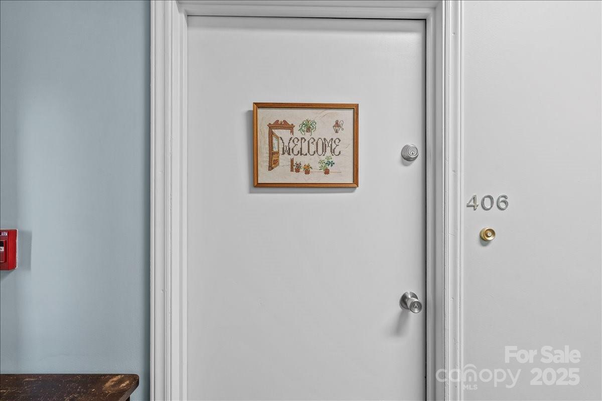 201 S Washington Street #406 Property Photo 3