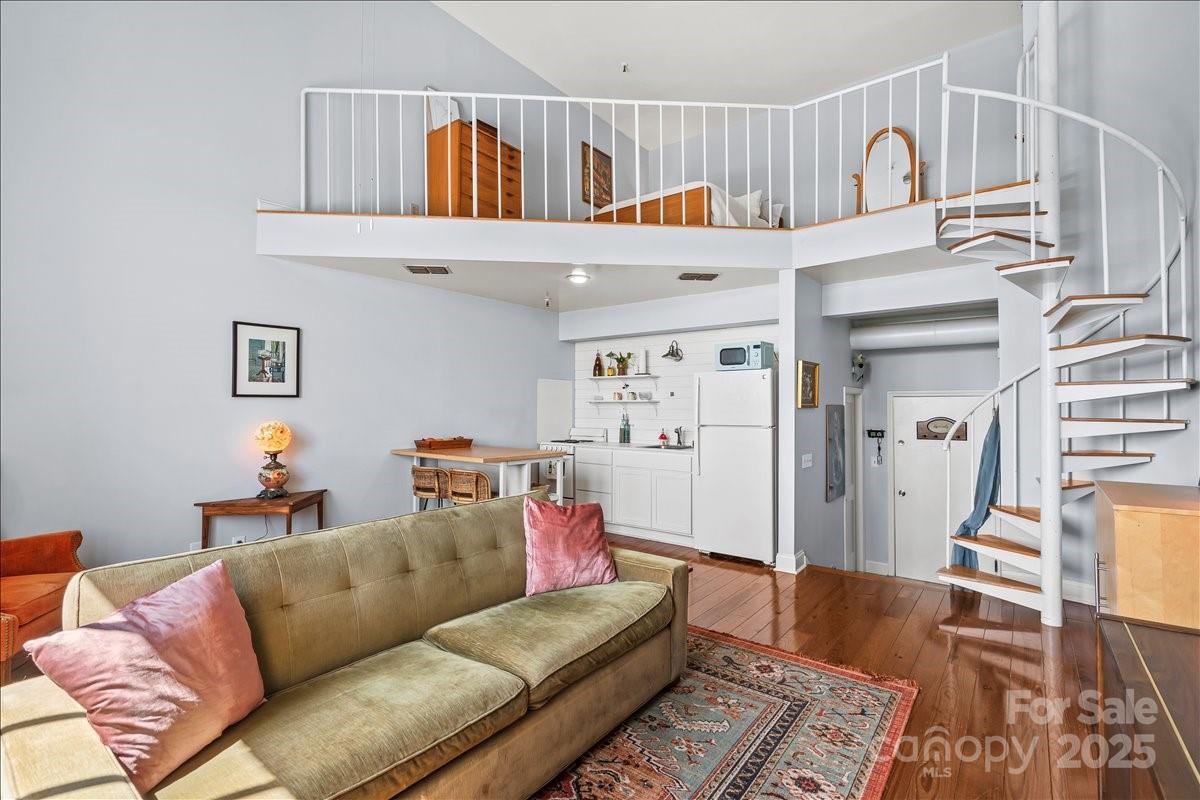 201 S Washington Street #406 Property Photo 4