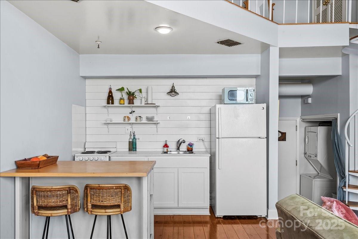 201 S Washington Street #406 Property Photo 6