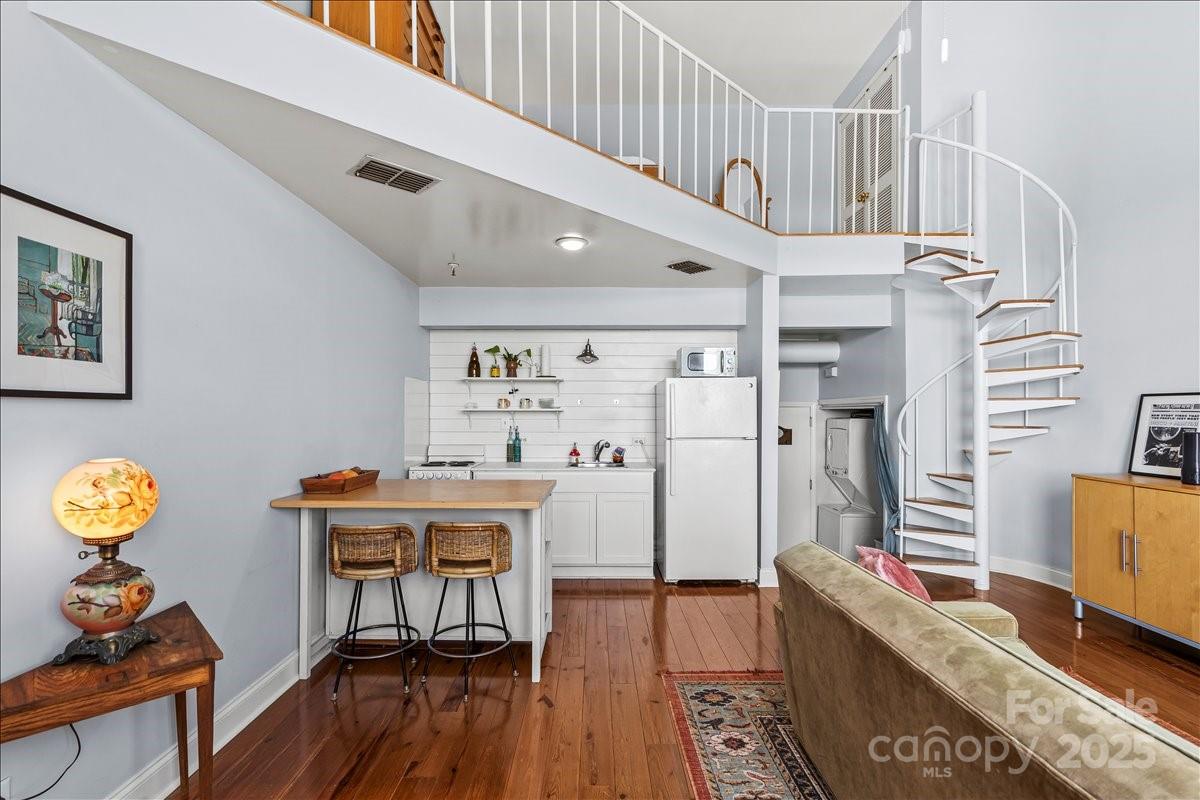 201 S Washington Street #406 Property Photo 8