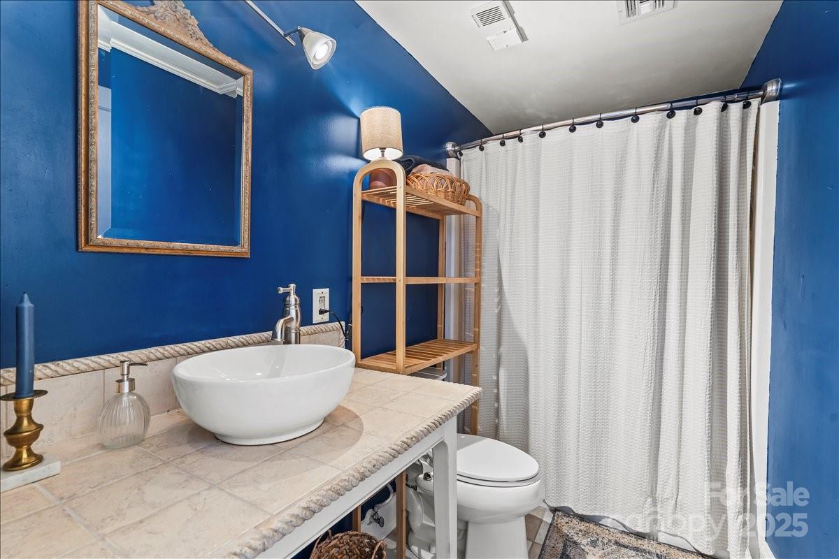 201 S Washington Street #406 Property Photo 22