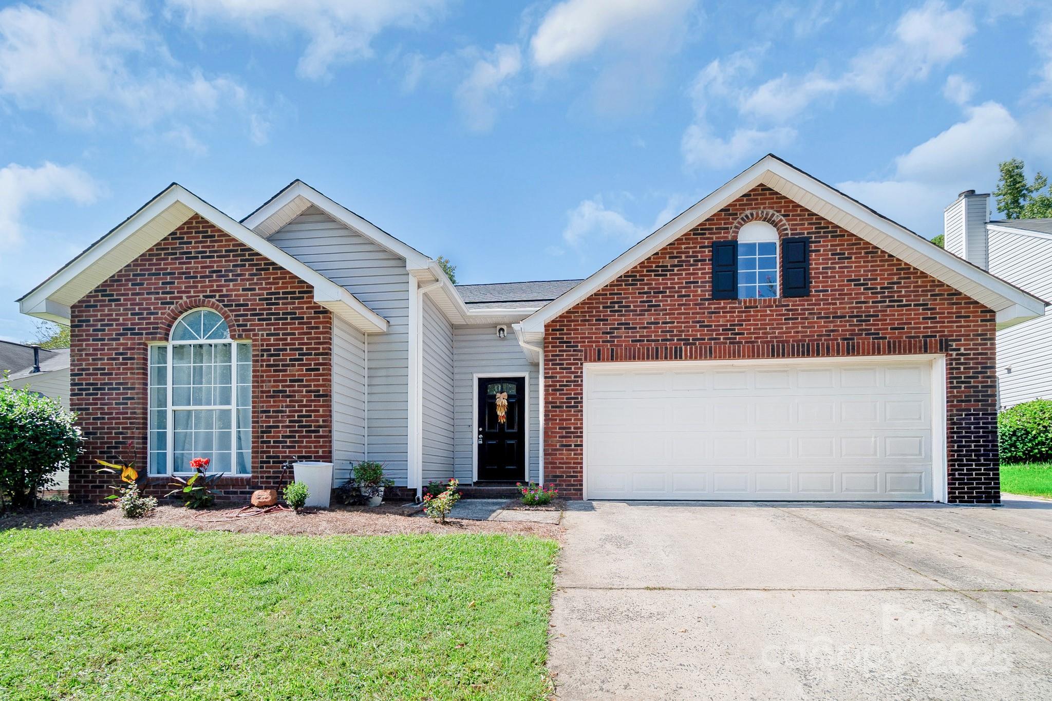 8123 Vermilion Drive Property Photo 1