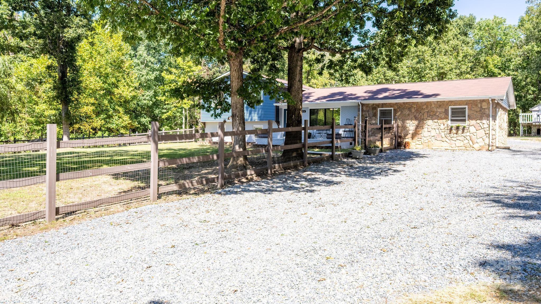 160 Clairmont Road Property Photo 6