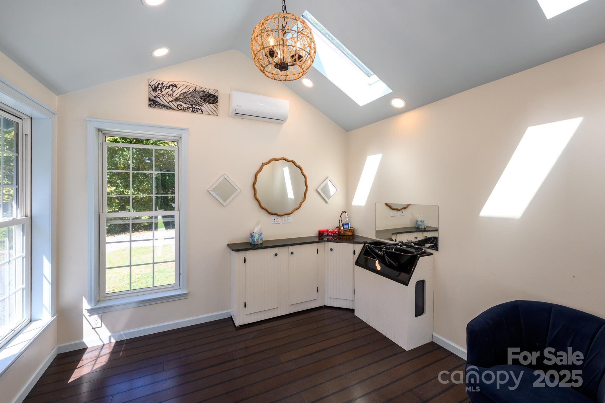 160 Clairmont Road Property Photo 32