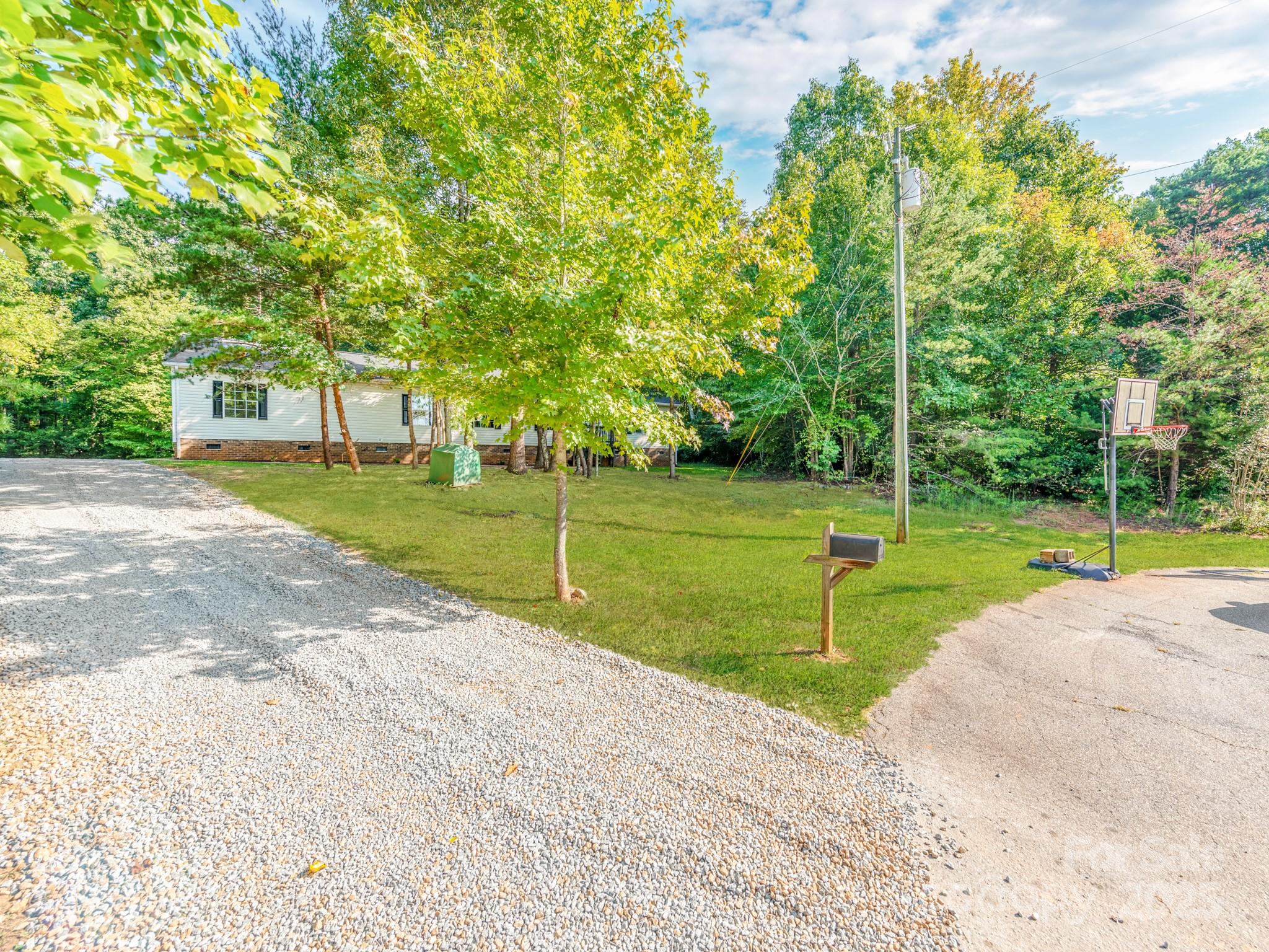 1219 Foxlaire Drive Property Photo 2