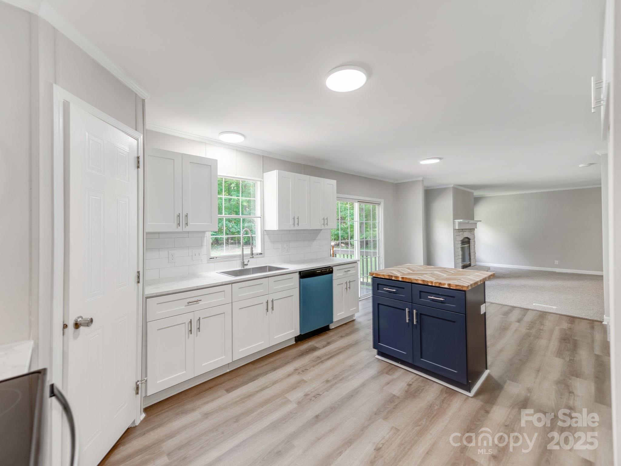 1219 Foxlaire Drive Property Photo 9