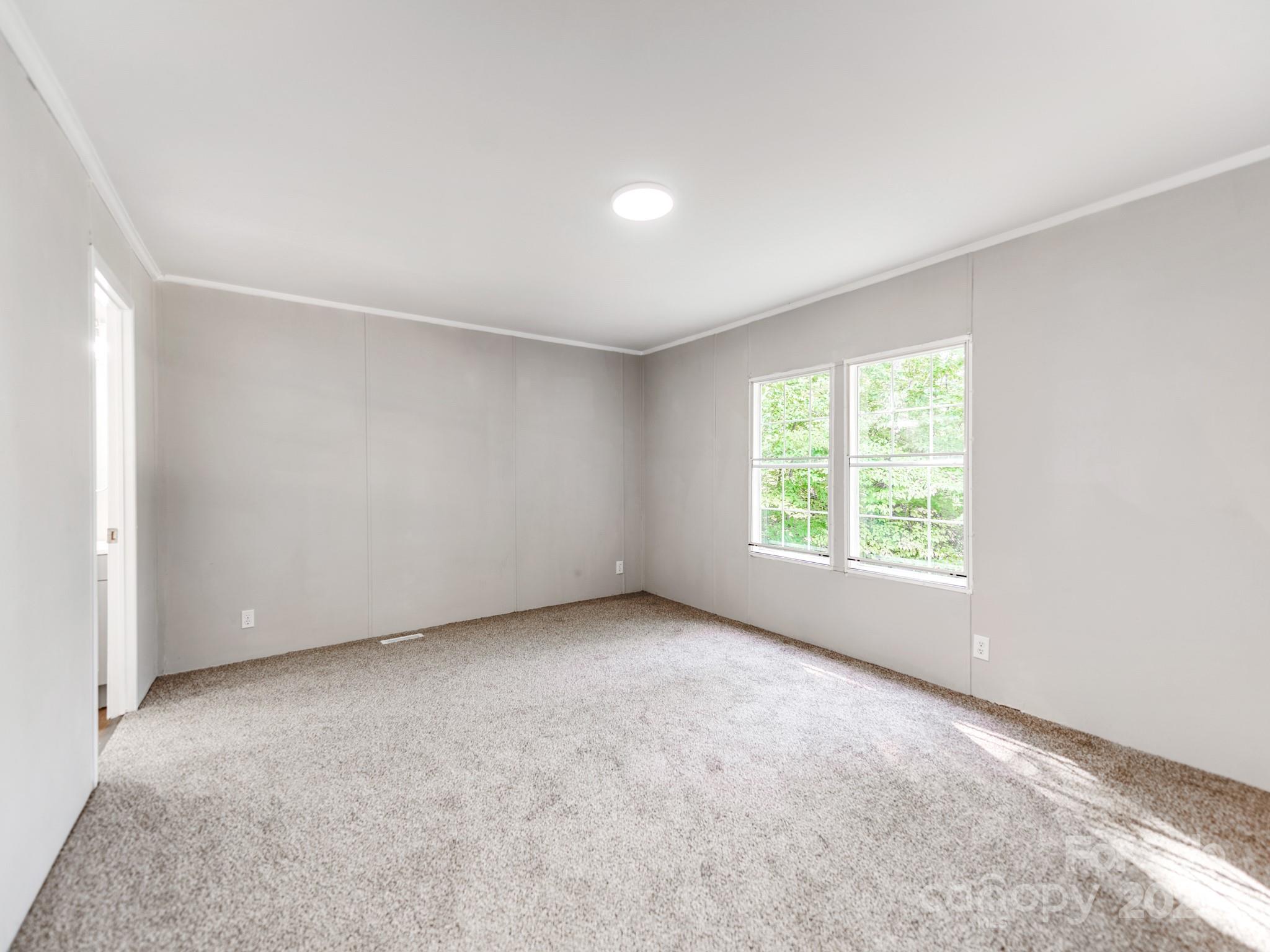 1219 Foxlaire Drive Property Photo 10