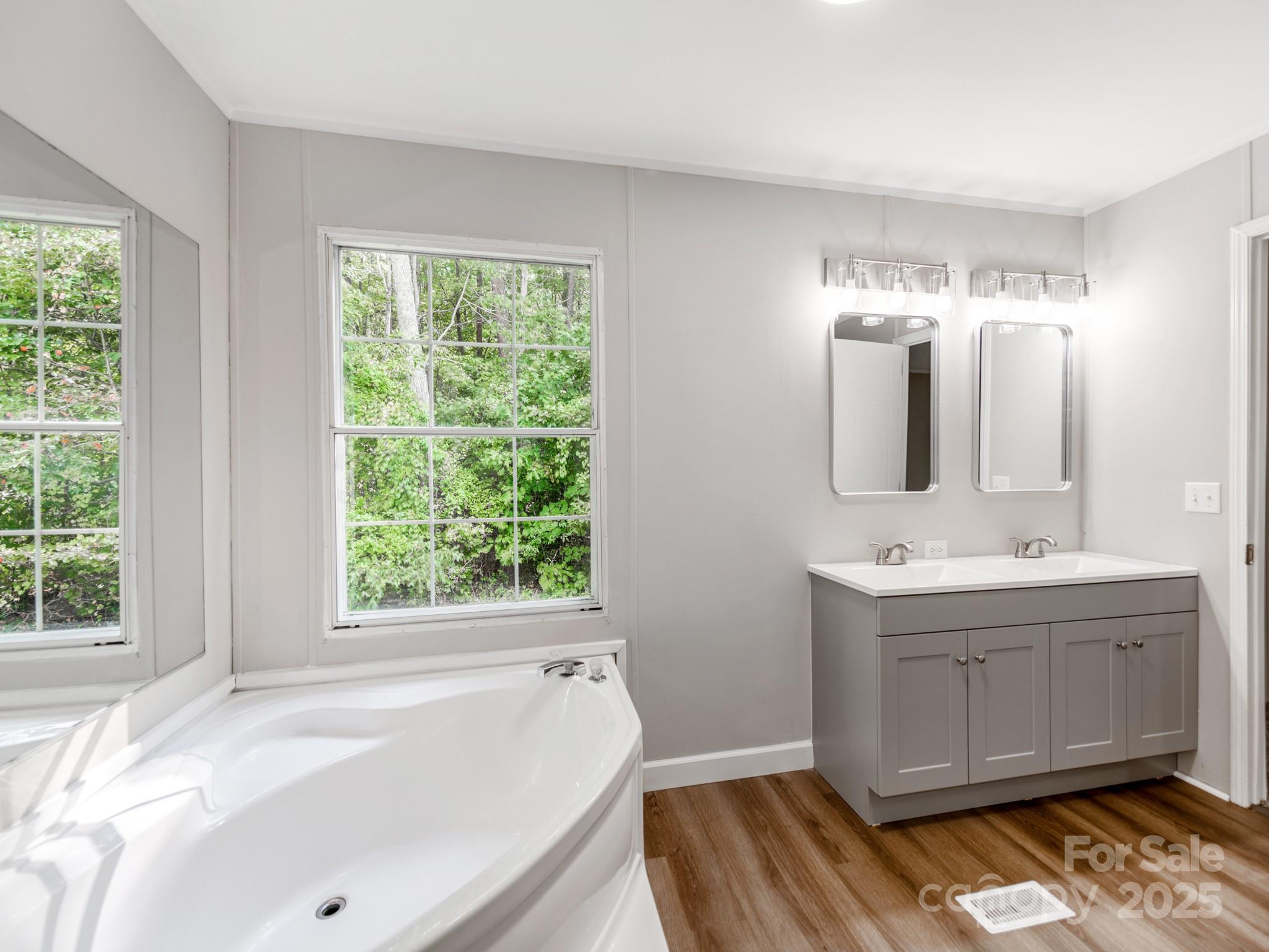 1219 Foxlaire Drive Property Photo 12