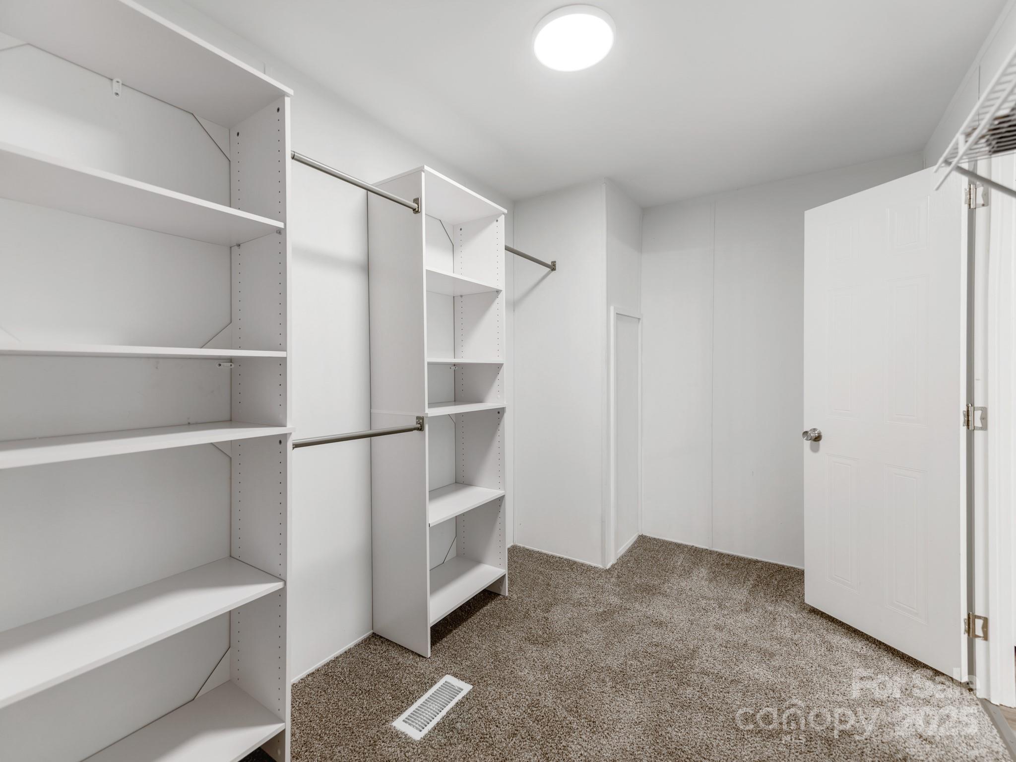 1219 Foxlaire Drive Property Photo 14