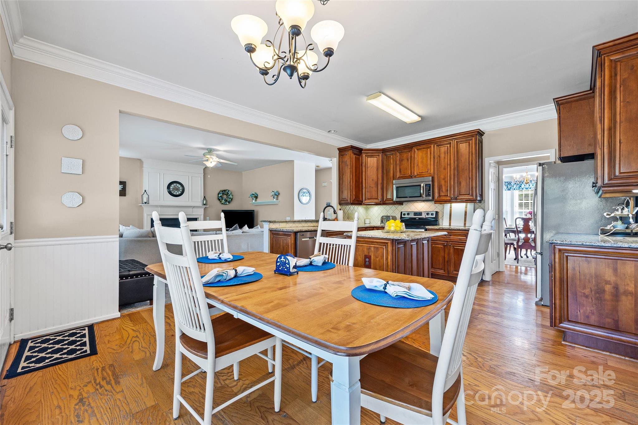 5899 Crimson Oak Court Property Photo 11