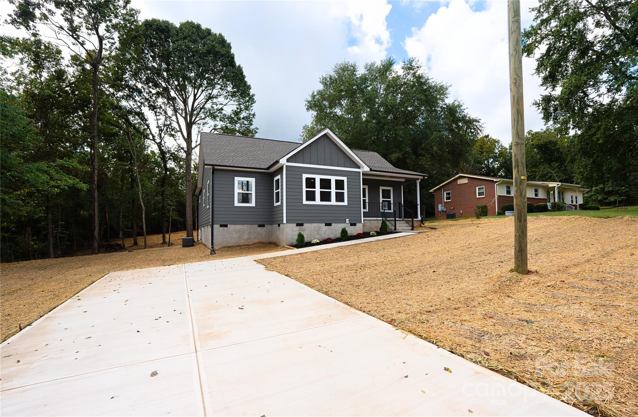 2520 Wildwood Drive Property Photo 2