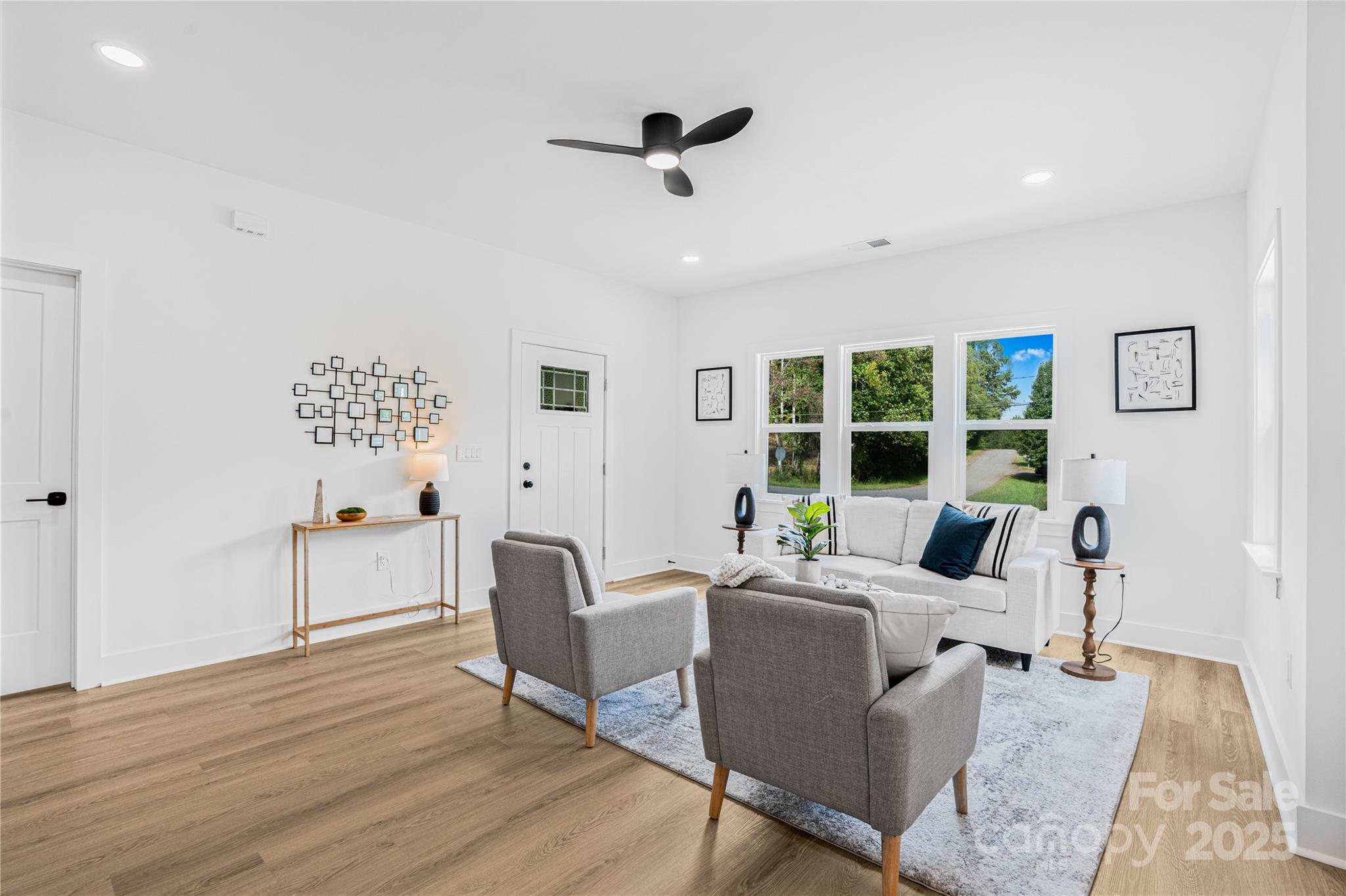 2520 Wildwood Drive Property Photo 3