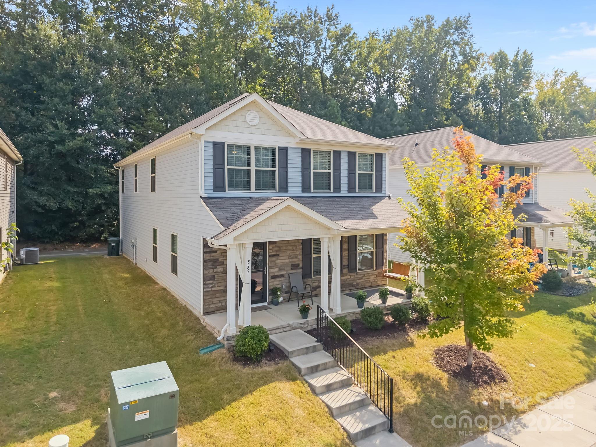 555 Stockton Way Property Photo 2