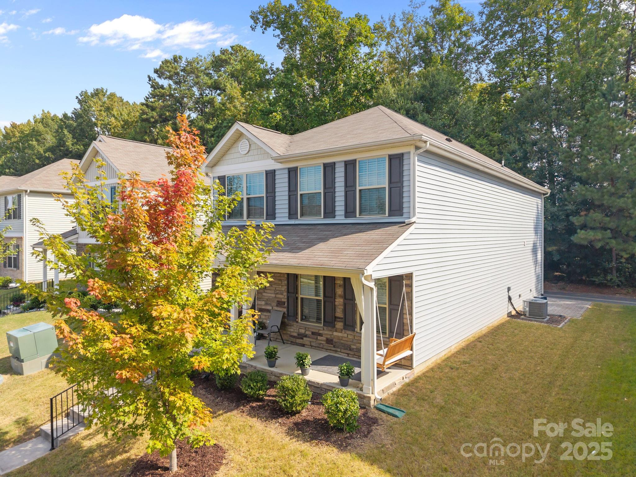 555 Stockton Way Property Photo 3