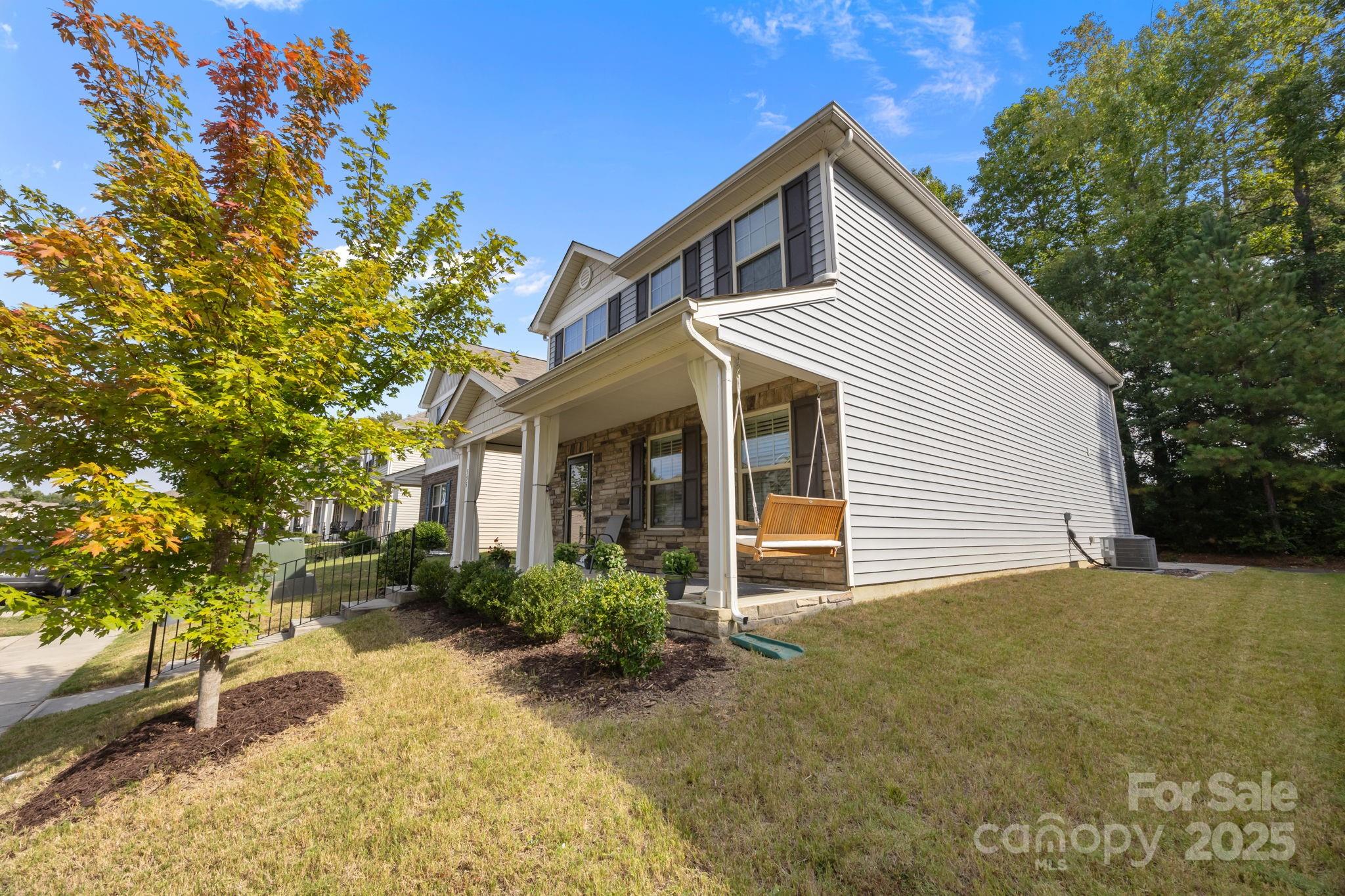 555 Stockton Way Property Photo 6