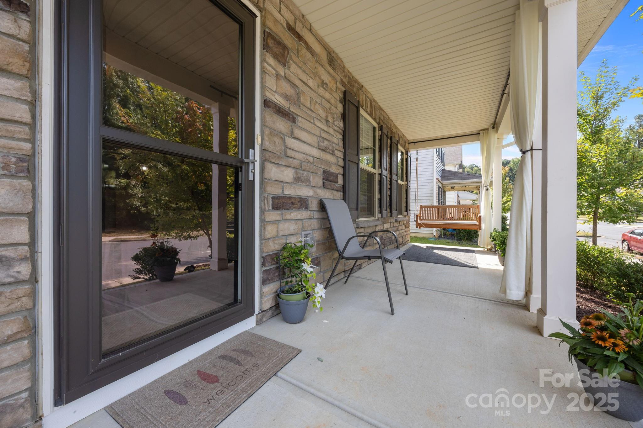 555 Stockton Way Property Photo 7