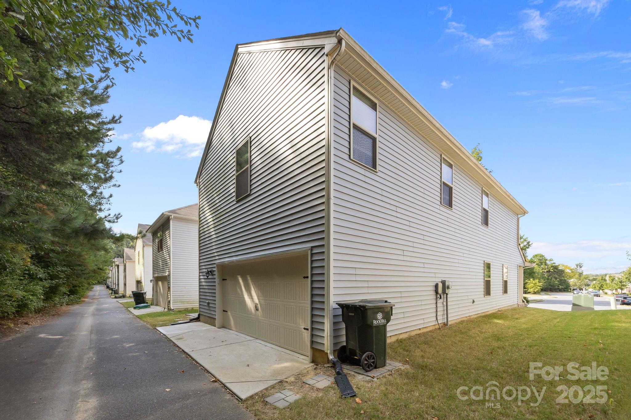 555 Stockton Way Property Photo 11