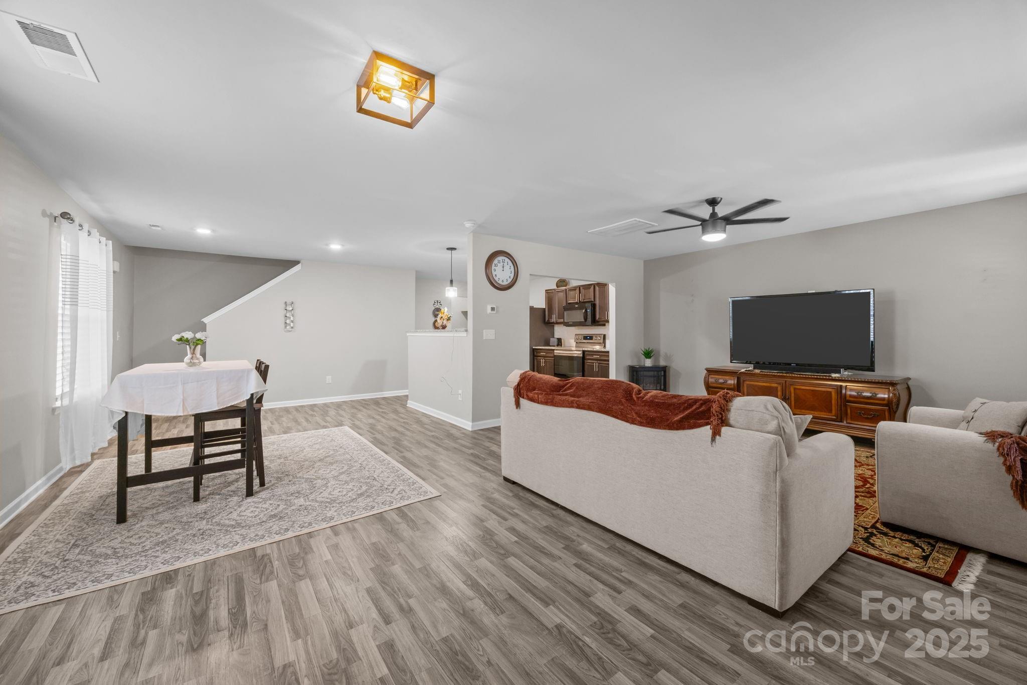 555 Stockton Way Property Photo 23