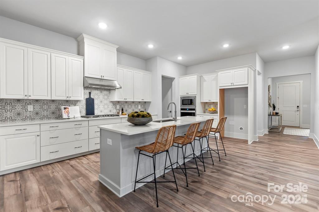 4142 Eastover Glen 0321 Property Photo 3