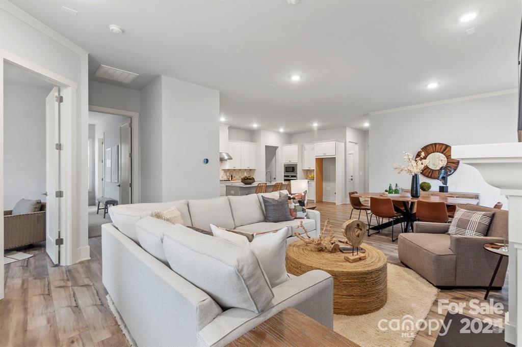 4142 Eastover Glen 0321 Property Photo 5