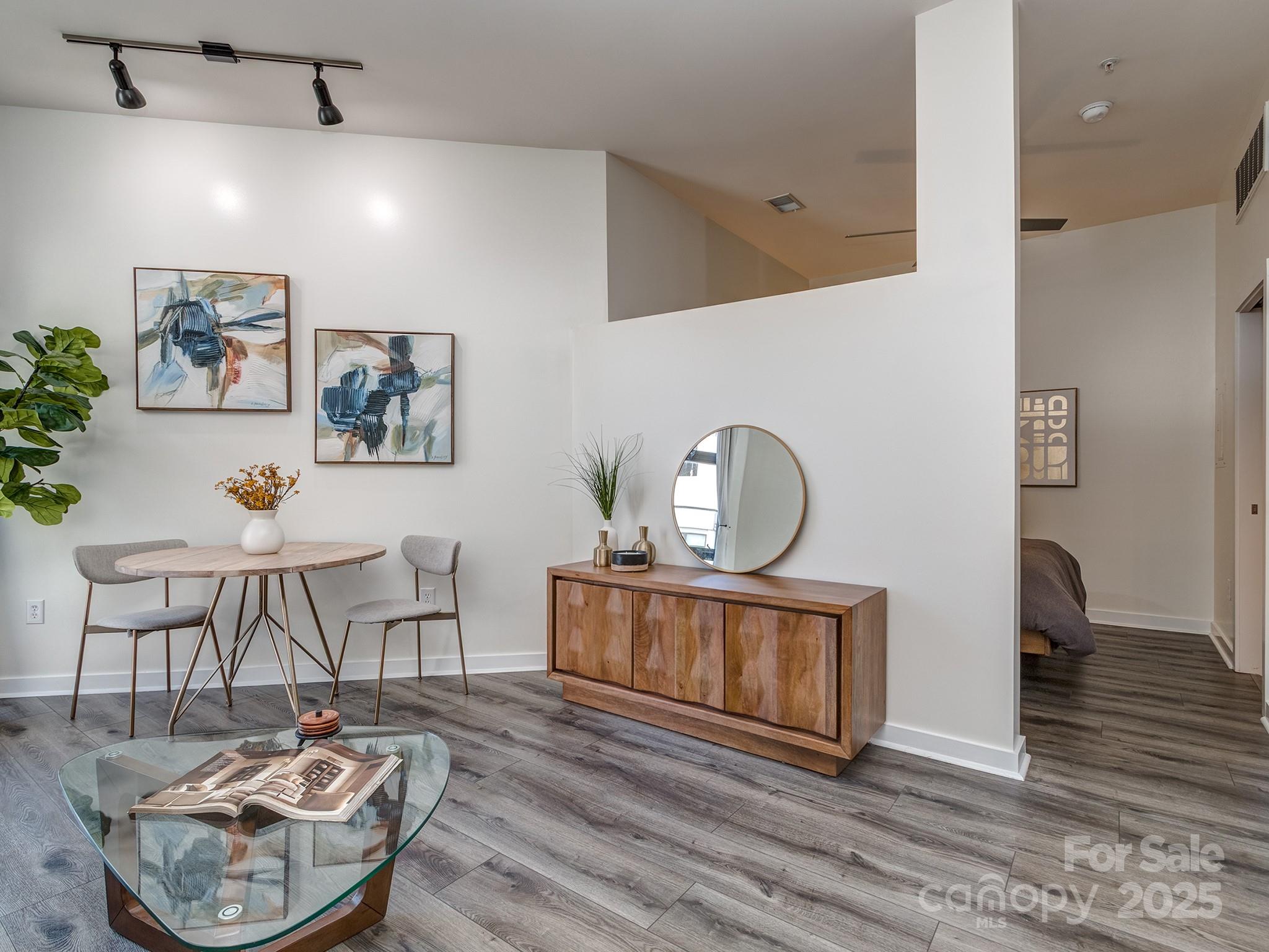 525 E Sixth Street 407 Property Photo 11