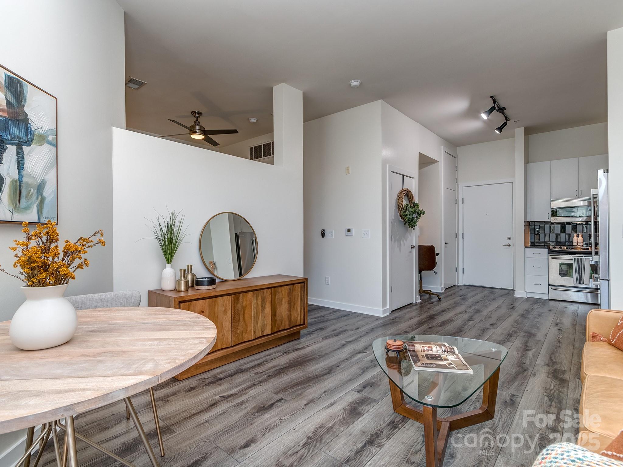 525 E Sixth Street 407 Property Photo 12