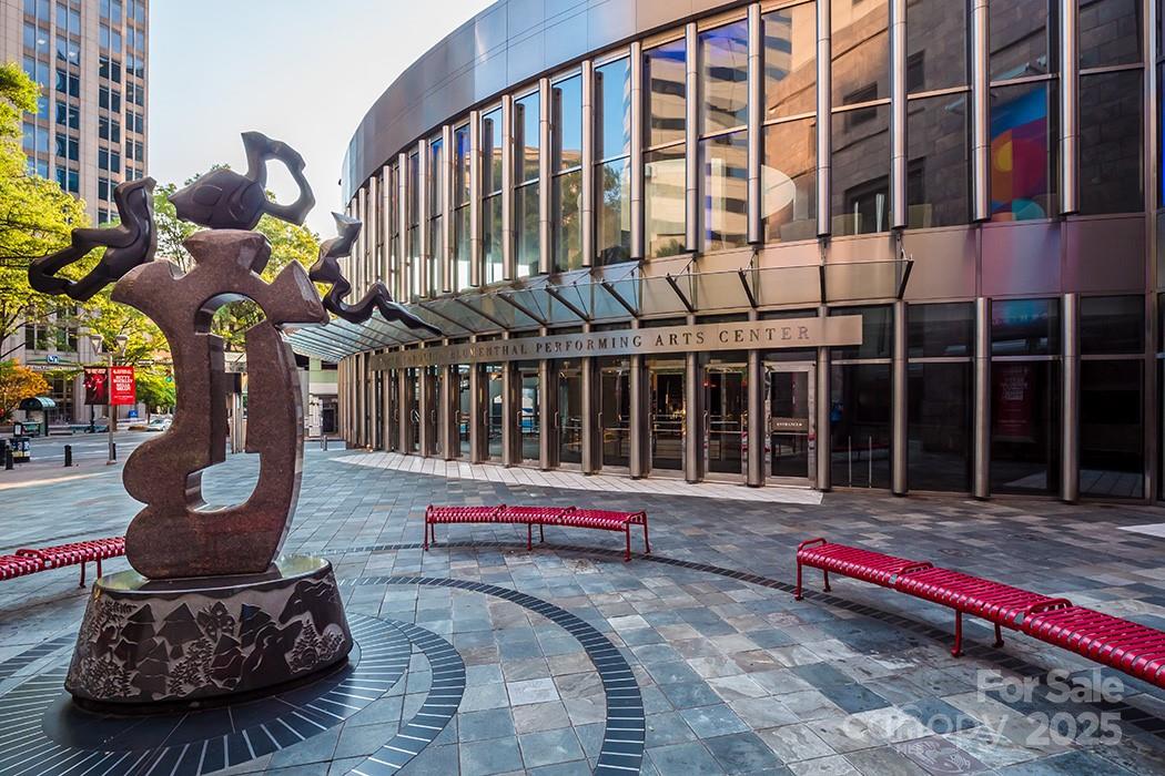 525 E Sixth Street 407 Property Photo 22