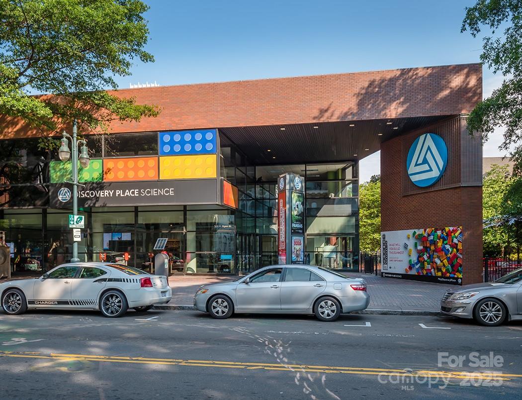 525 E Sixth Street 407 Property Photo 23