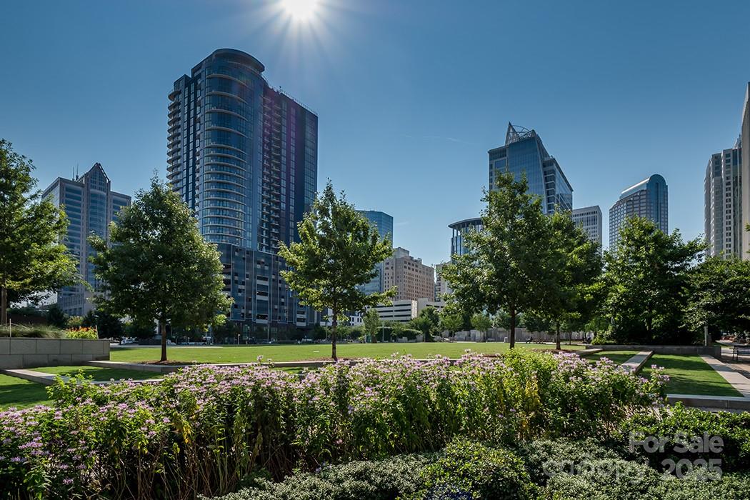 525 E Sixth Street 407 Property Photo 26