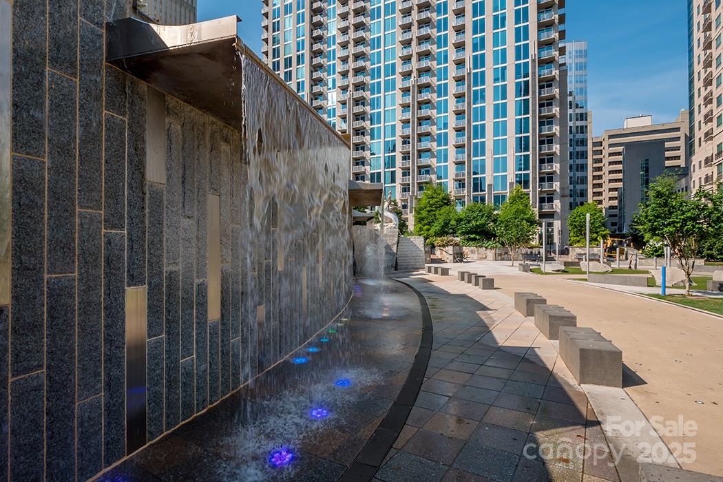 525 E Sixth Street 407 Property Photo 28