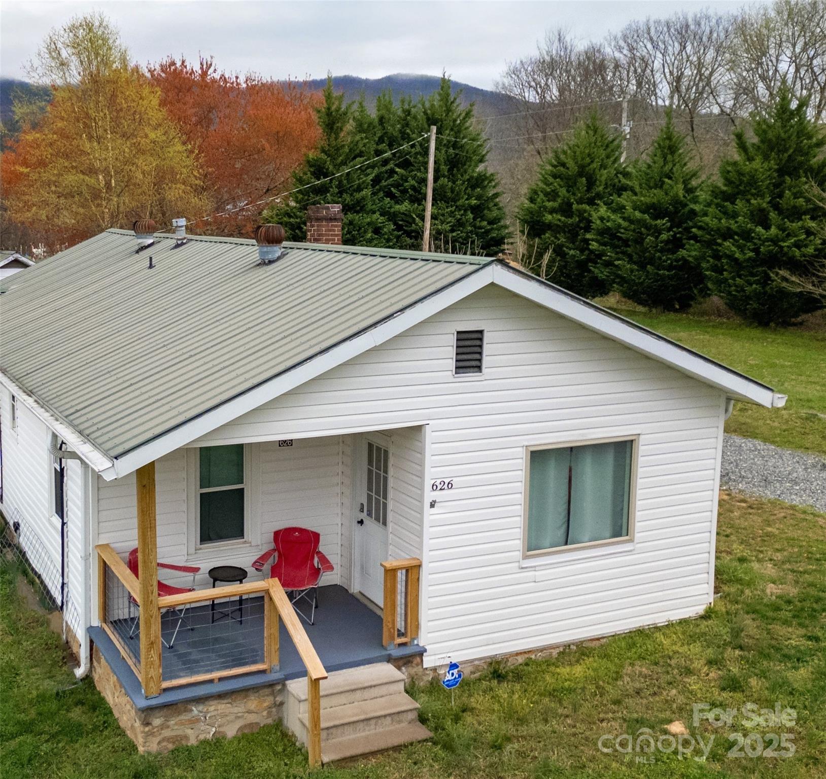 626 Fairview Loop Property Photo 1
