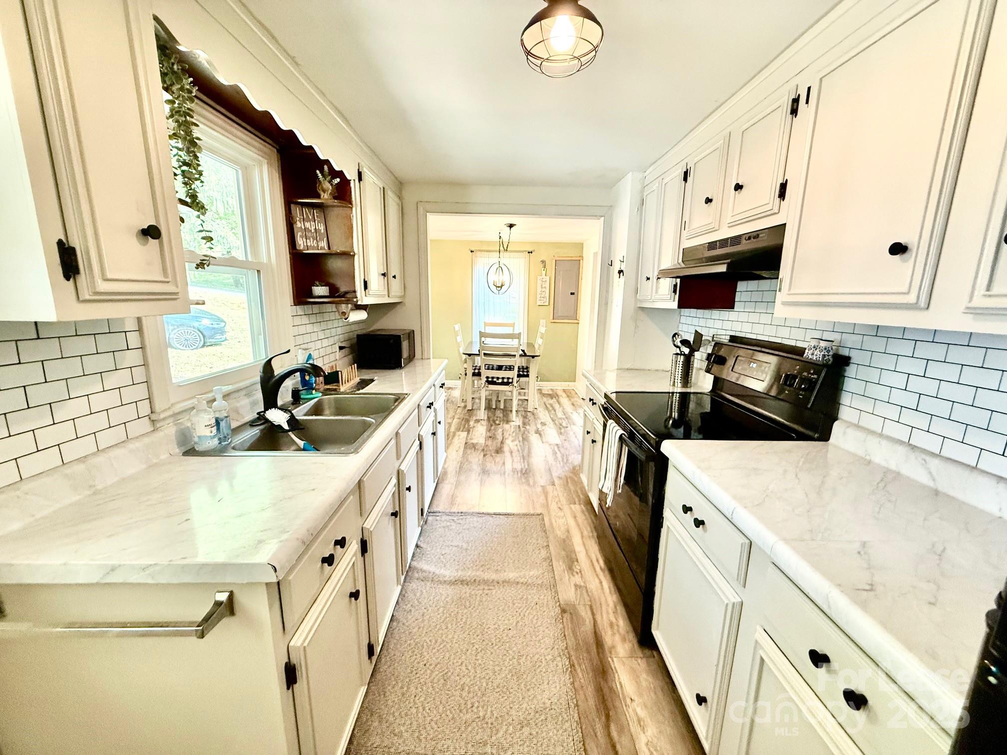 12 Powell Street Property Photo 4