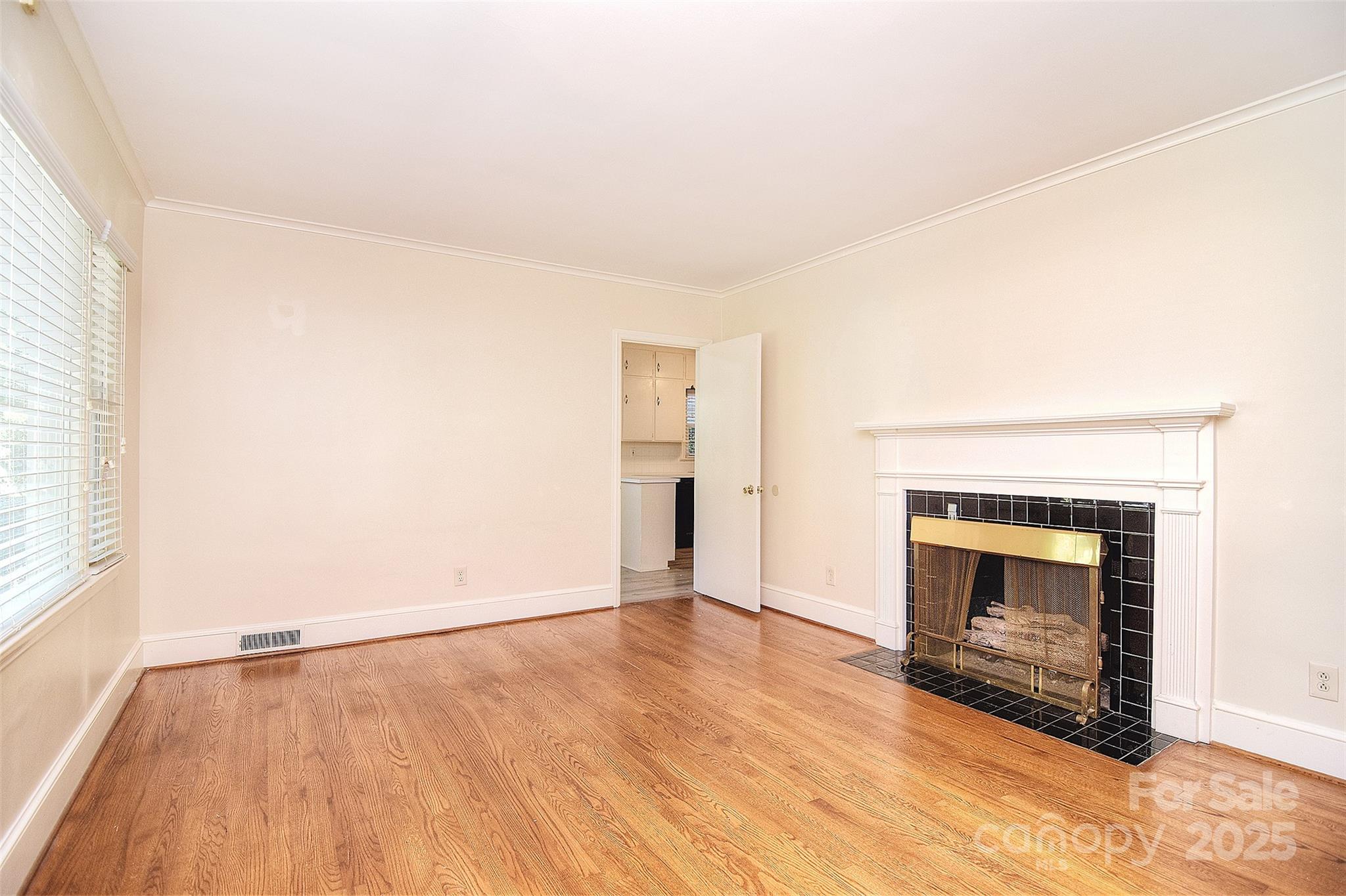 5312 Princess Street Property Photo 4