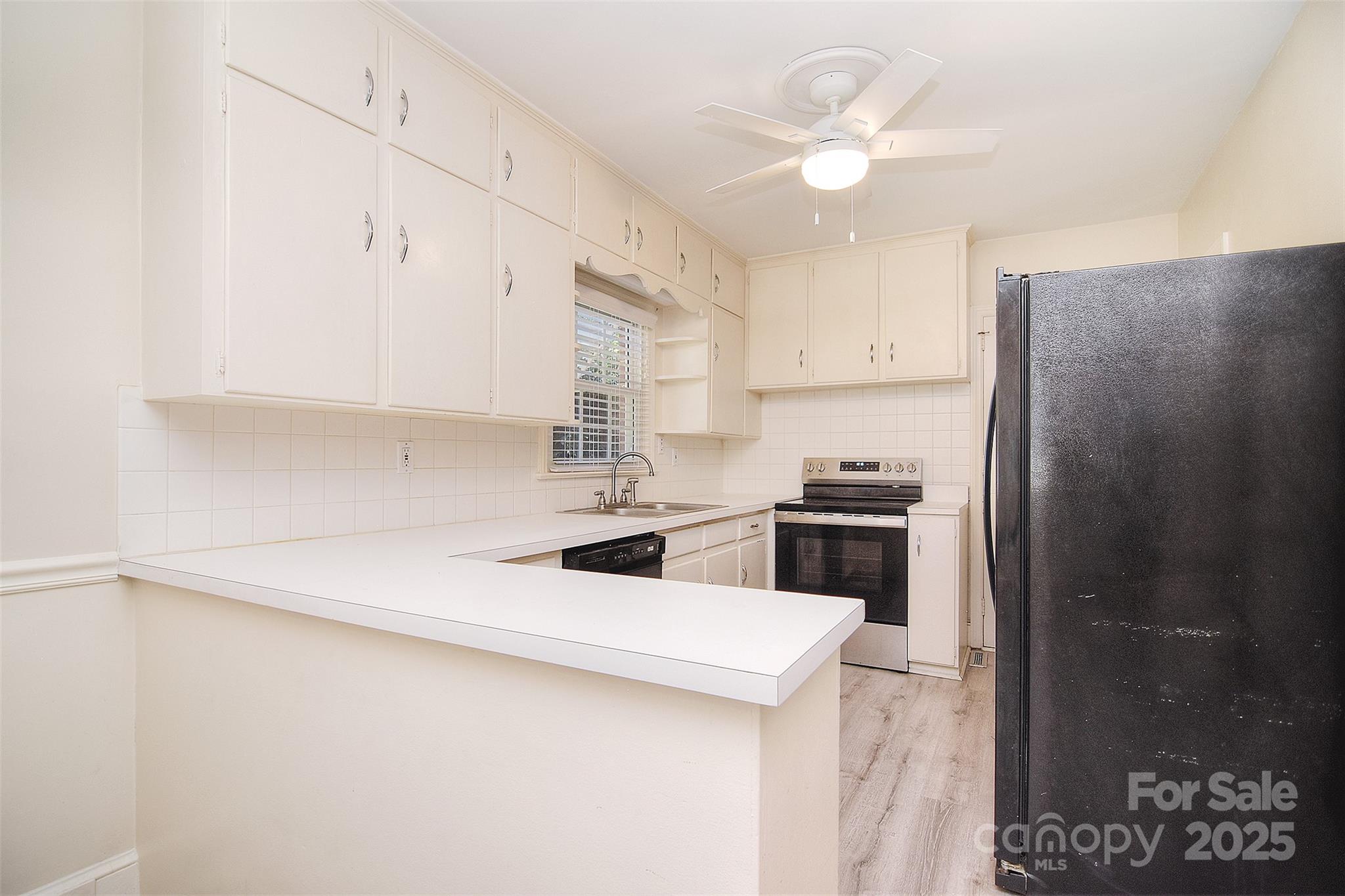 5312 Princess Street Property Photo 10