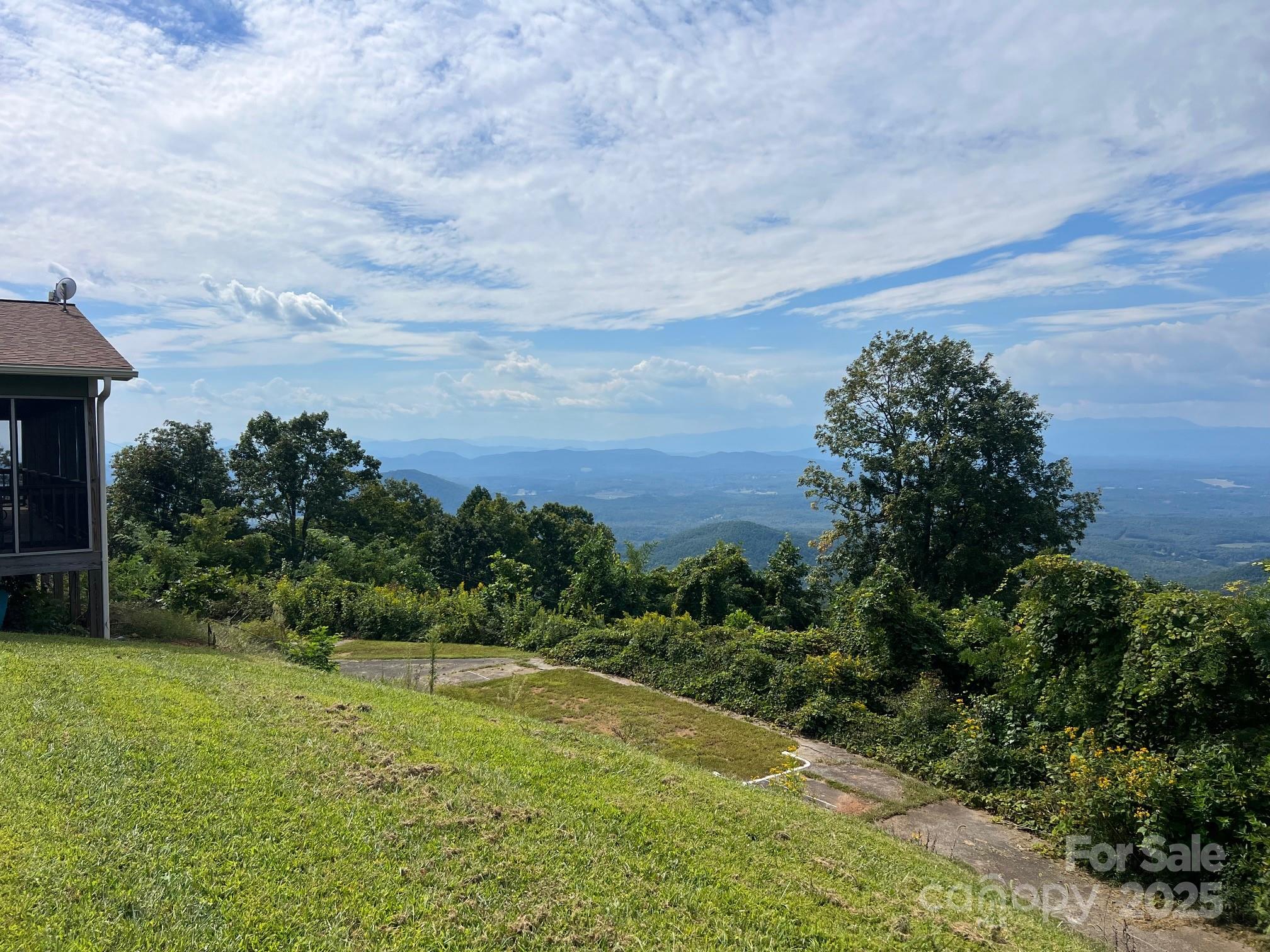 6792 Silver Creek Lane Property Photo 8