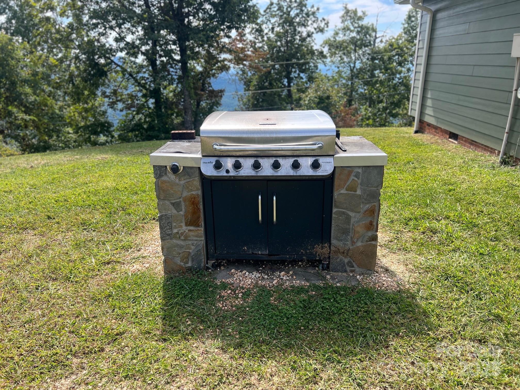 6792 Silver Creek Lane Property Photo 12