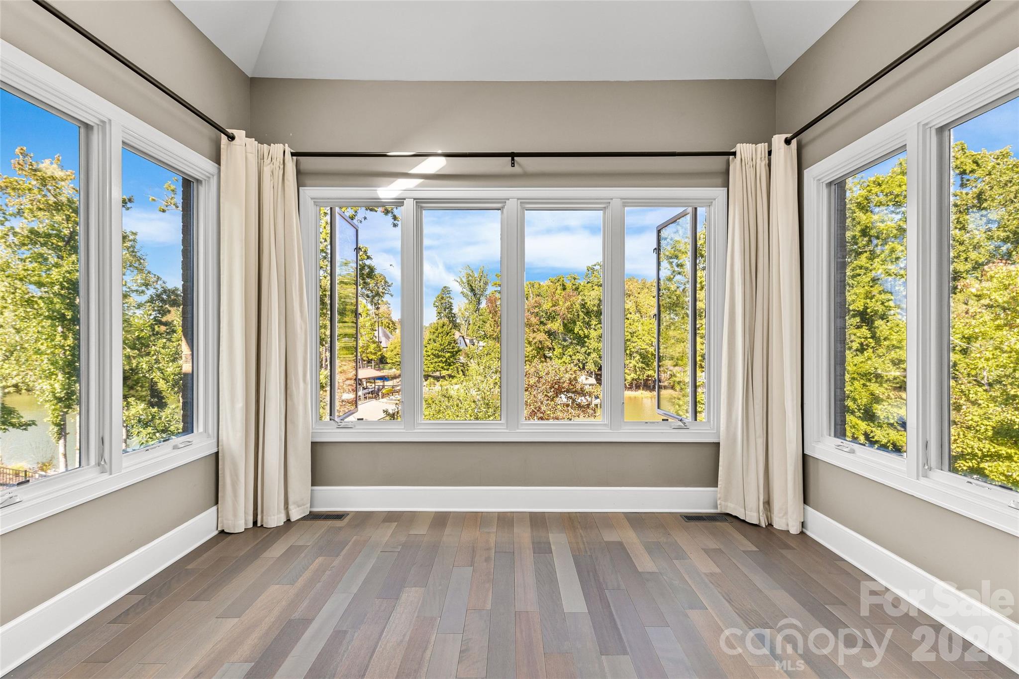 6032 Headlands Court Property Photo 21