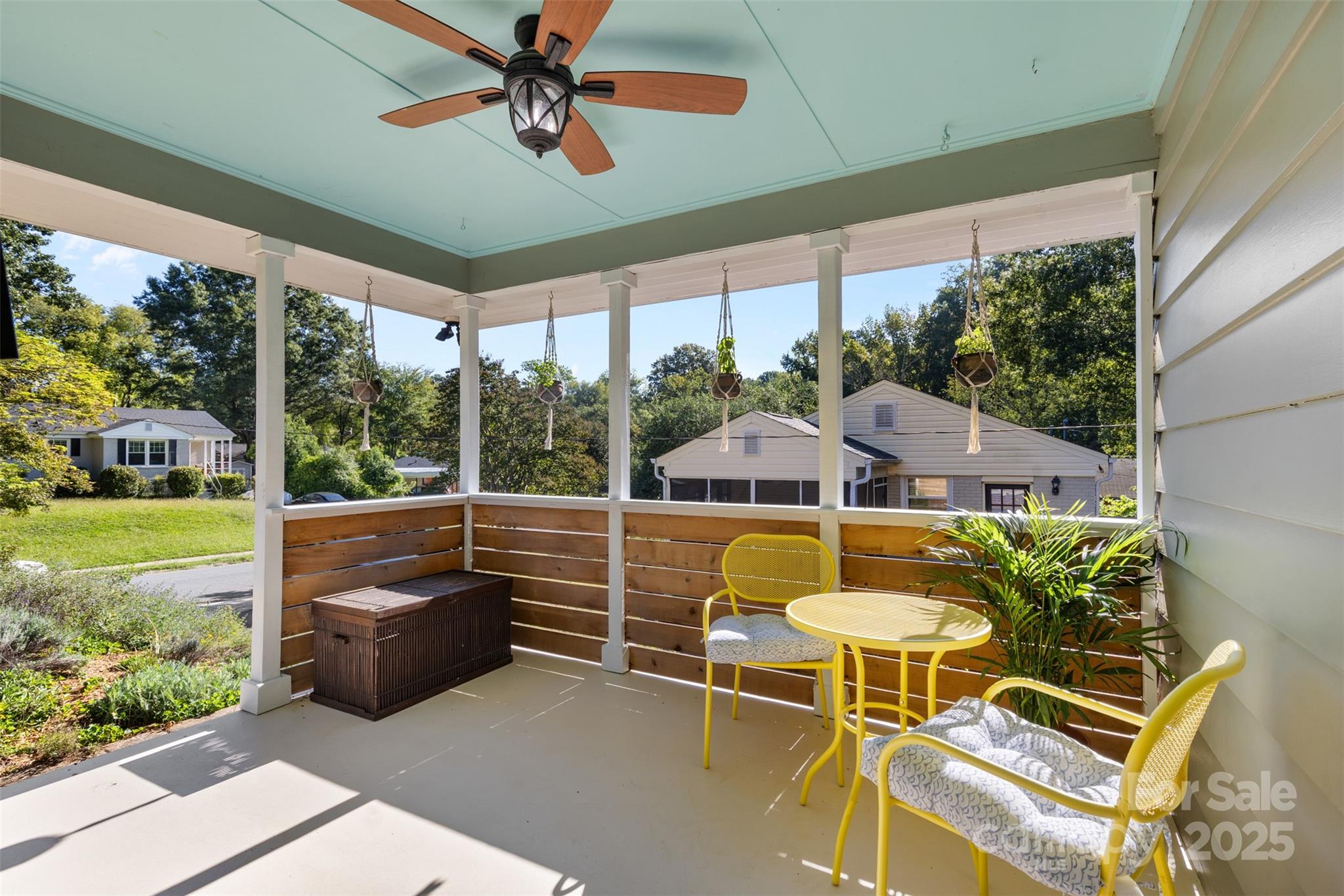 1638 Academy Street Property Photo 2