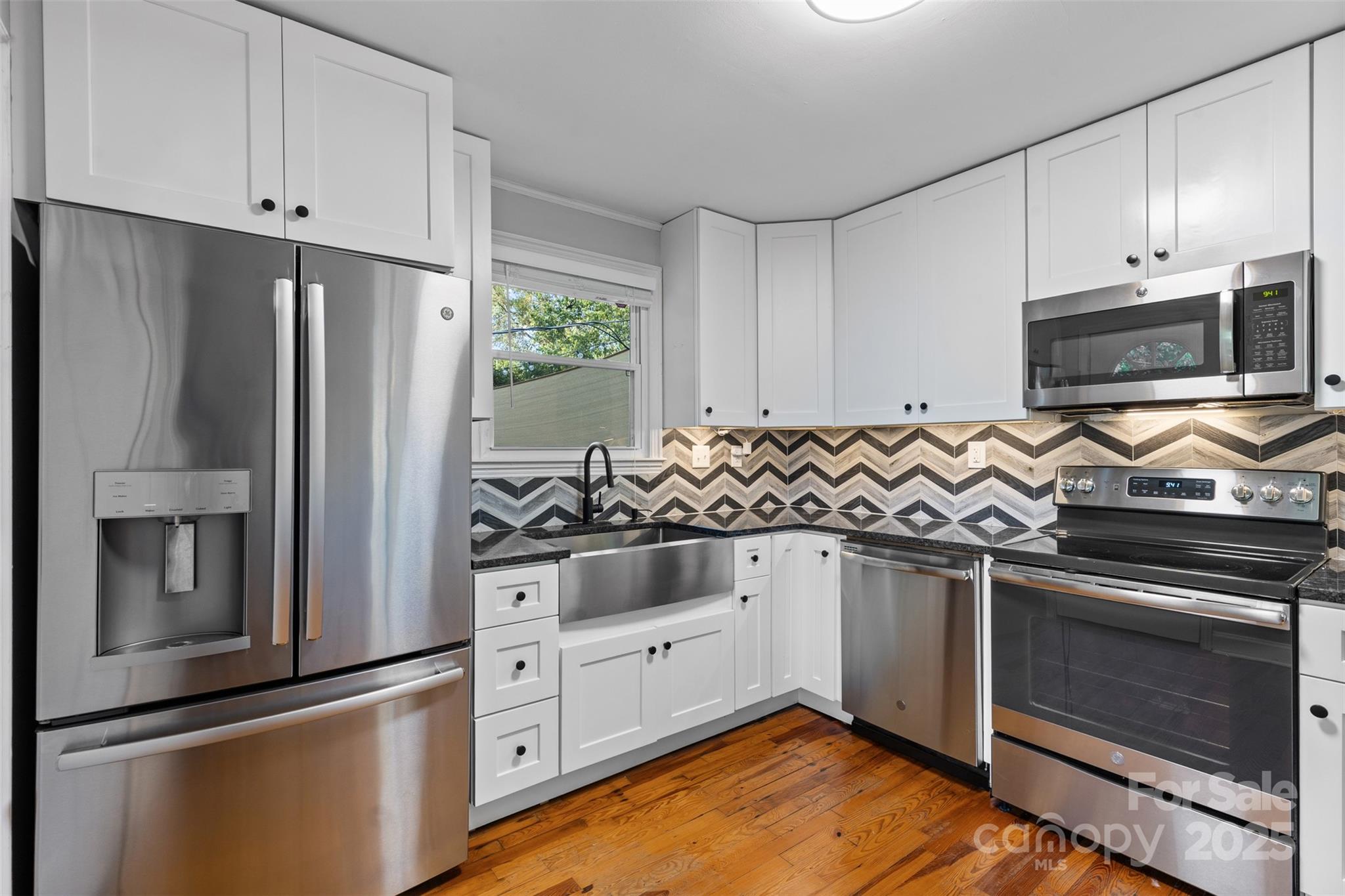 1638 Academy Street Property Photo 7