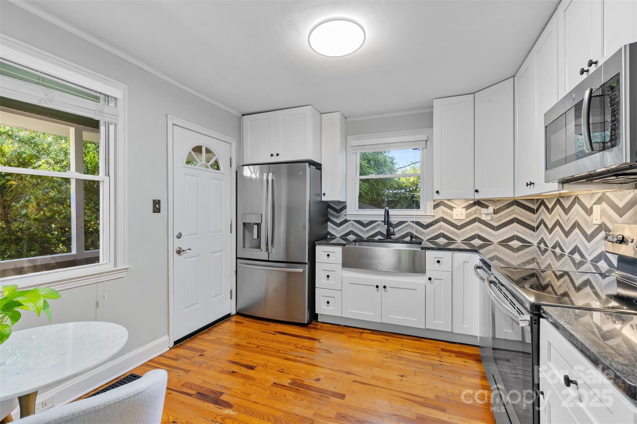 1638 Academy Street Property Photo 8