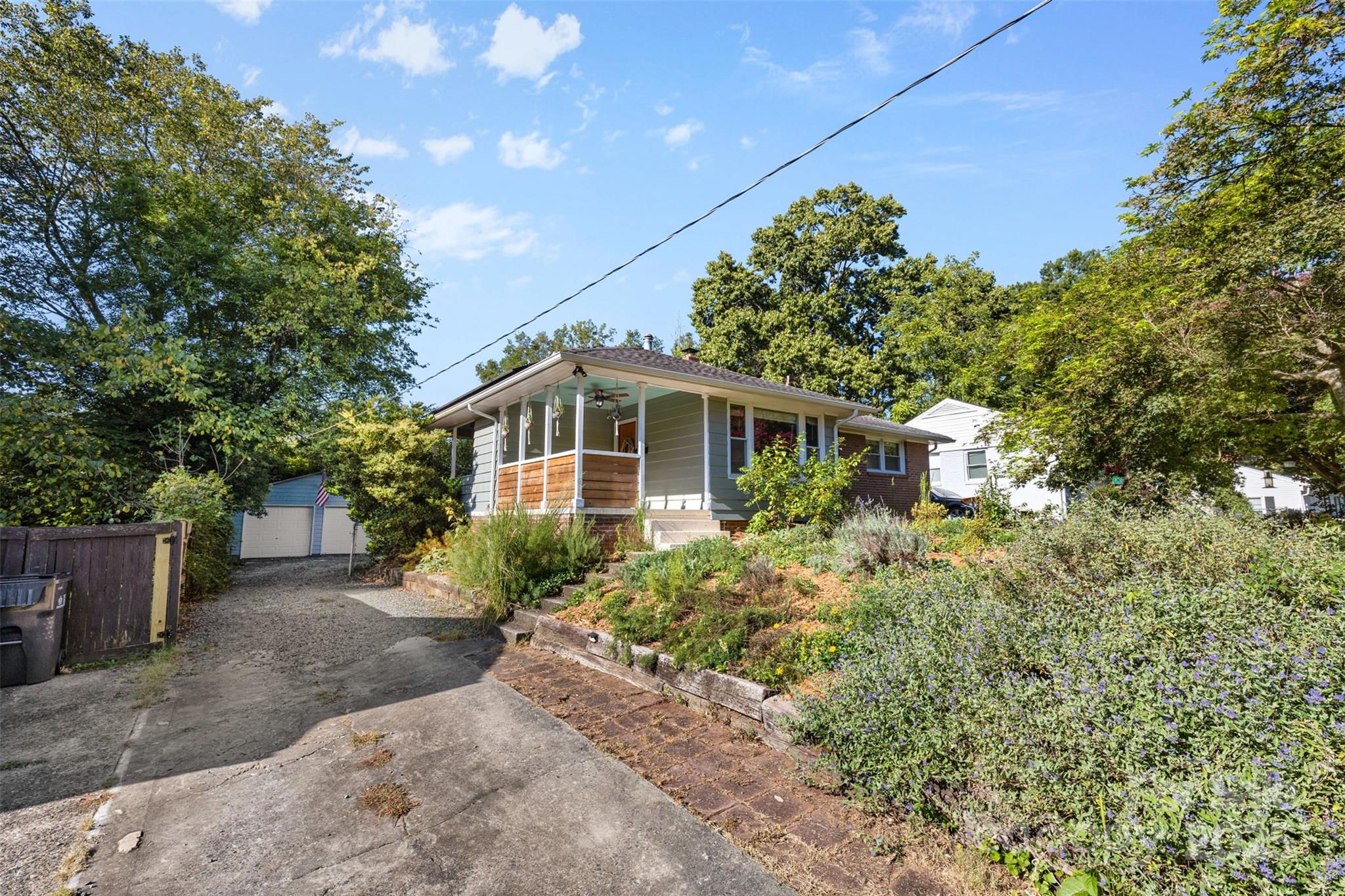 1638 Academy Street Property Photo 28