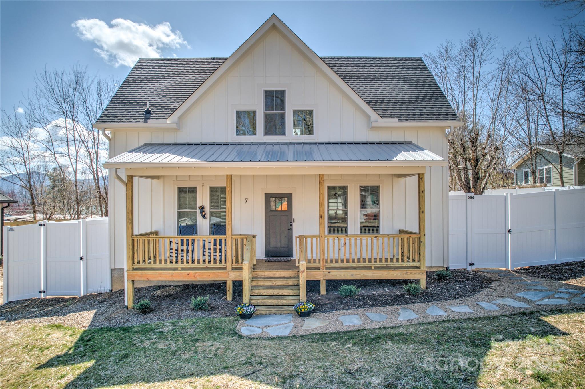 7 Mountain View Avenue Property Photo 1