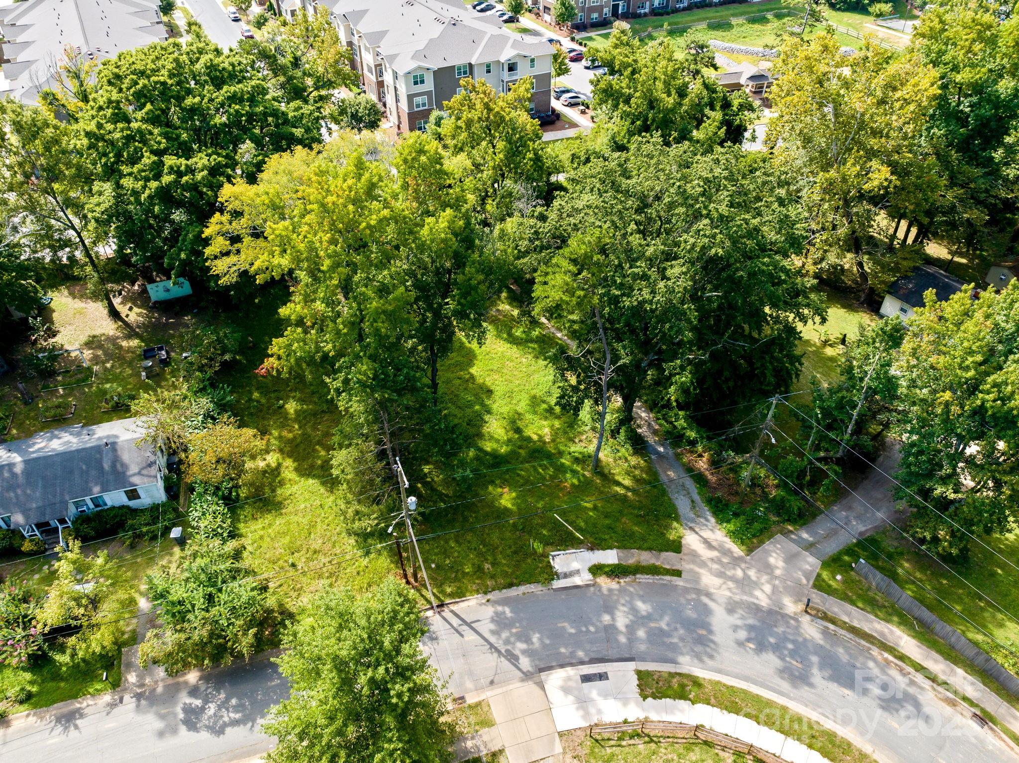 545 Dawn Circle Property Photo 3