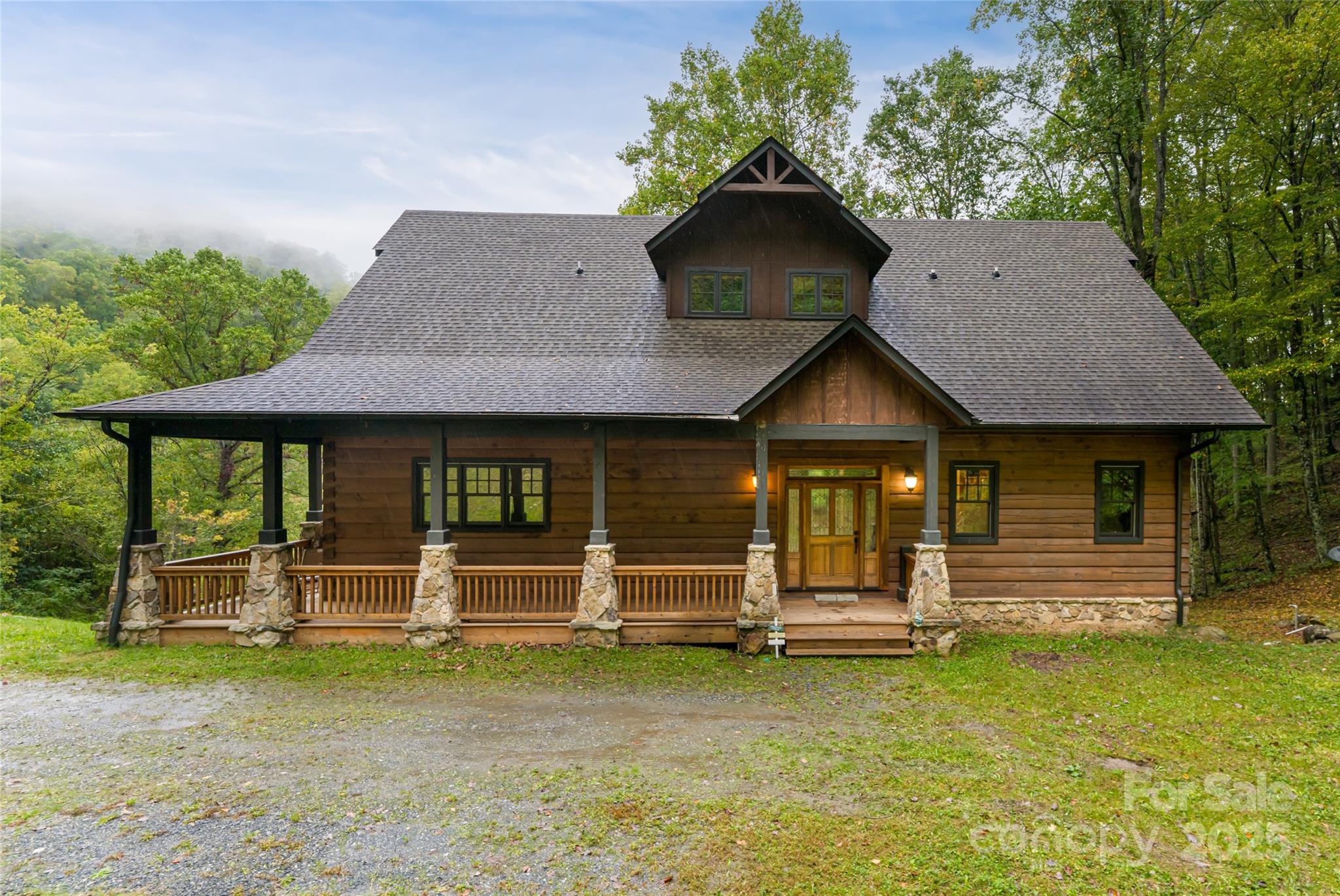 635 Whisper Mountain Drive Property Photo 3