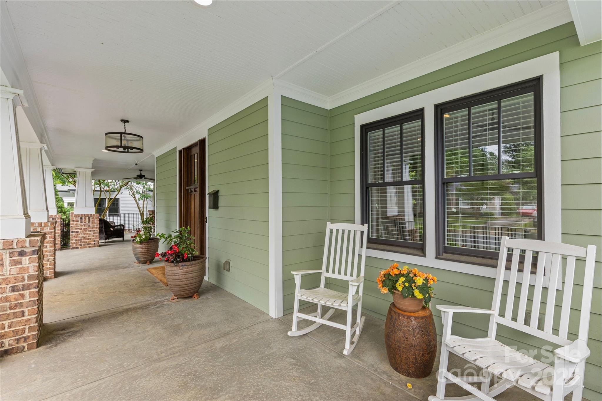 2414 Bay Street Property Photo 8